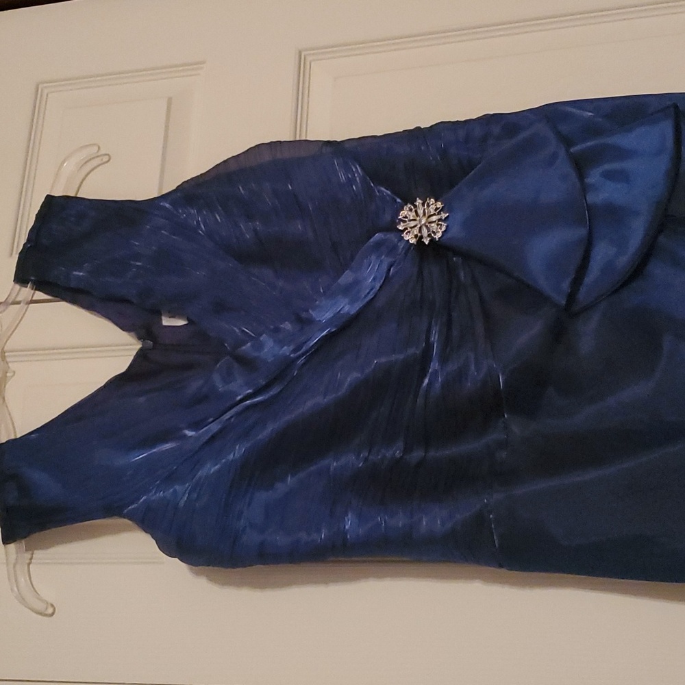 J. R. Nites Navy blue gown Sz 16